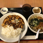 清緑園 - 四川マーボ丼 ¥700＋半ラーメン ¥250