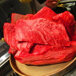 北海道焼肉 北うし - 最初に本日の道産牛肉・２週間熟成３種　　　知床和牛・美瑛和牛・小平和牛