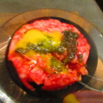 北海道焼肉 北うし - びえい和牛サーロイン使用・とろけるユッケの美深産キャビアのせ