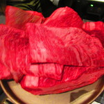 北海道焼肉 北うし - 最初に本日の道産牛肉・２週間熟成３種　　　知床和牛・美瑛和牛・小平和牛