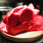 北海道焼肉 北うし - 最初に本日の道産牛肉・２週間熟成３種　　　知床和牛・美瑛和牛・小平和牛