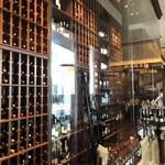 ウルフギャング・ステーキハウス シグニチャー - ワインセラー