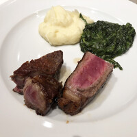 ウルフギャング・ステーキハウス シグニチャー - 3．プライム熟成Tボーンステーキ & 4．マッシュポテトとクリームスピナッチ(THE WOLFGANG EXPERIENCE WEEKEND LUNCH COURSE)