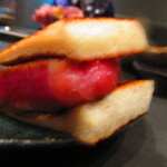 北海道焼肉 北うし - 【特選3】びえい和牛のヒレステーキサンド