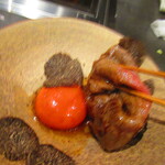 北海道焼肉 北うし - 【特選2】びえい和牛・サーロイン焼きすき・フランス産黒トリュフがけ・江別市太田ファームの鶏卵黄身で