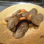 北海道焼肉 北うし - 【特選2】びえい和牛・サーロイン焼きすき・フランス産黒トリュフがけ・江別市太田ファームの鶏卵黄身で