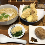 讃岐うどん　志成 - 