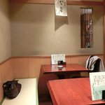 Kanzesui - 店内のテーブル席の風景です