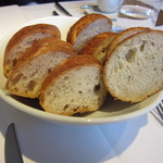 カンブーザ - パンも出されます。