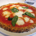 ピッツア。大好きなもっちりタイプ。