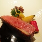 グラン シャン - 肉　シャラン鴨の胸肉ロースト　黒トリュフと赤ワインソース