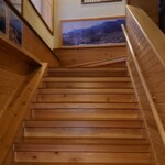 福よし - 二階への階段