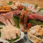 福よし - 刺し身盛り合わせ