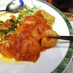 四川厨房 随苑 - エビチリ定食750円（ランチは、鶏唐揚げ４個、炒飯ほかは食べ放題）