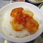 四川厨房 随苑 - エビチリ定食750円（ランチは、鶏唐揚げ４個、炒飯ほかは食べ放題）