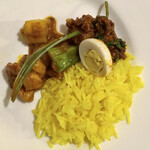 ガラムマサラ - マトンスペシャル、ネギチキン、ターメリックライス