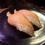 伊豆の回転寿司 花まる銀彩 - 焼サーモン（2022.3）