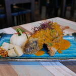 ペルー料理 リマ18 - Chita al ajo（揚げた鯛＋ガーリックソース）