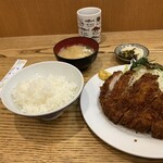 とんかつ八千代 - 