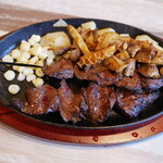 ペルー料理 リマ18 - Anticuchos(2palitos)+Rachi+mollejitas（牛ハツの串焼き（2本）＋モツ＋砂肝）