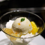 焼肉 いのうえ - 杏仁パフェ