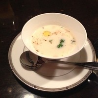 西麻布 肉粋やまもと - カリフラワーのスープ