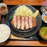 Tonkatusenmonten katubou - 黒豚上ロースかつ　２８００円