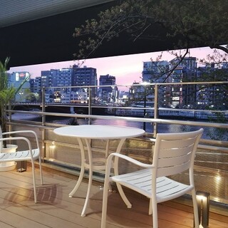 Spectacular terrace seating