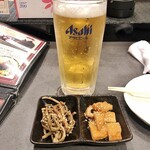Toraji - 生ビール中390円とつき出し300円
