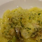 アクア パッツァ - 鰤の燻製のクリームソースのショートパスタ♪
      