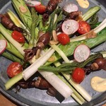 ワインとお料理 ことり - ホタルイカとウルイのガーリックソテー