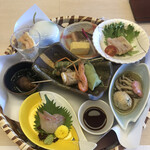 銀座 - 花籠御膳(これに天ぷらと炊き込みご飯、味噌汁、デザート、コーヒー付き)