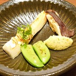 Kakugazakateppanyakinakamura - 物集女産筍・秩父の原木椎茸・木の芽味噌を添えて