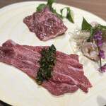 焼肉あきら - 新鮮ホルモン先付け3種
      ツラミ刺し、ハラミ刺し、ミノ刺し