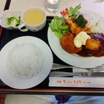 キッチンスズキ - ハンバーグ、海老フライ、カニクリームコロッケの盛り合わせ［1,280円］