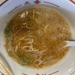 麺工房 大番 - ラーメンの味変（ラー油、にんにく、七味、お酢）