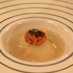 トゥ・ラ・ジョア - 新玉葱と活帆立の蒸し物　(2013/02)