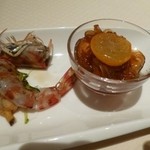 スーツァンレストラン 陳 - 2013.02 前菜盛り合わせ。生車海老の紹興酒漬け、金華クラゲ。車海老がめちゃウマでした：笑