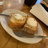 カルネジーオ イースト - 