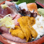 Ayumu - 三色丼（ランチ）※鰹，たこ，いか，サーモン，カニの解し身，うに，まぐろすき身