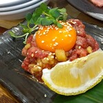 炭火焼肉みや - 和牛炙りユッケです