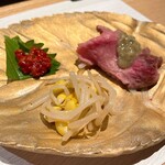 Jun Wagyuuyakiniku Mugen Tei Maru. - 前菜(チャンジャ、もやしナムル、ローストビーフ)