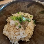 カニ蟹 crab noodle 三宮 - カニ飯　カニ身とカニ味噌が乗っている