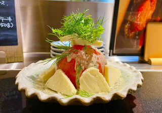 Teppambisutorosamuzu - 丸ごとトマトとモッツァレラチーズのカプレーゼ