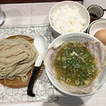 柳麺 呉田 - ざるチャーシューとたまごかけご飯