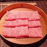 瀬里奈 - 宮崎県産の特選牛サーロインのしゃぶしゃぶ肉・その３です。