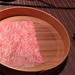 瀬里奈 - 宮崎県産の特選牛サーロインのしゃぶしゃぶ肉・その６です。