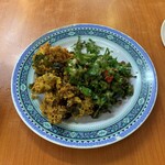 Yi Xin Vegetarian - お好み総菜（星形の野菜と何かの野菜の揚げ物）