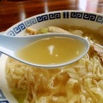 みむらや佐野手打ちラーメン - 塩味（淡い醤油）系のスープ　動物系