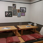 浅草洋食 クロモジ亭 - 小上がり席もあります。